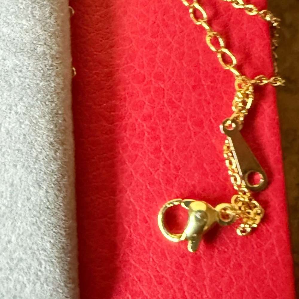 Elegant Gold Chain Necklace